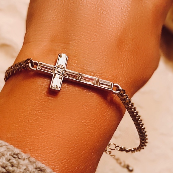 Crystal/SilverCross Bracelet - Picture 3 of 7
